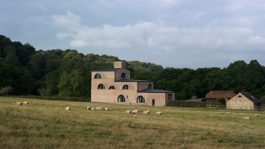 Nithurst Farm by Adam Richards in England, UK