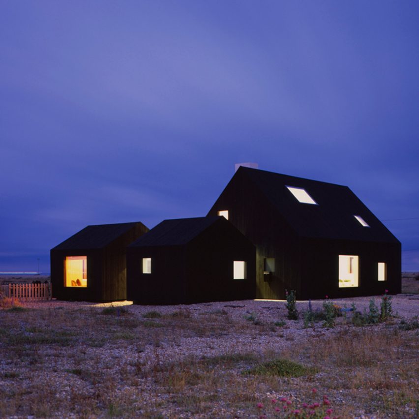 Dungeness beach architecture: holiday homes