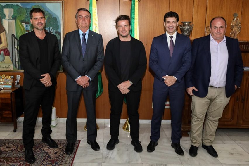 Bjarke Ingels meets Brazil's president Jair Bolsonaro to "change the face of tourism in Brazil"
