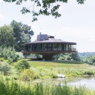 Mack Scogin Merrill Elam renovates circular Connecticut home that spins