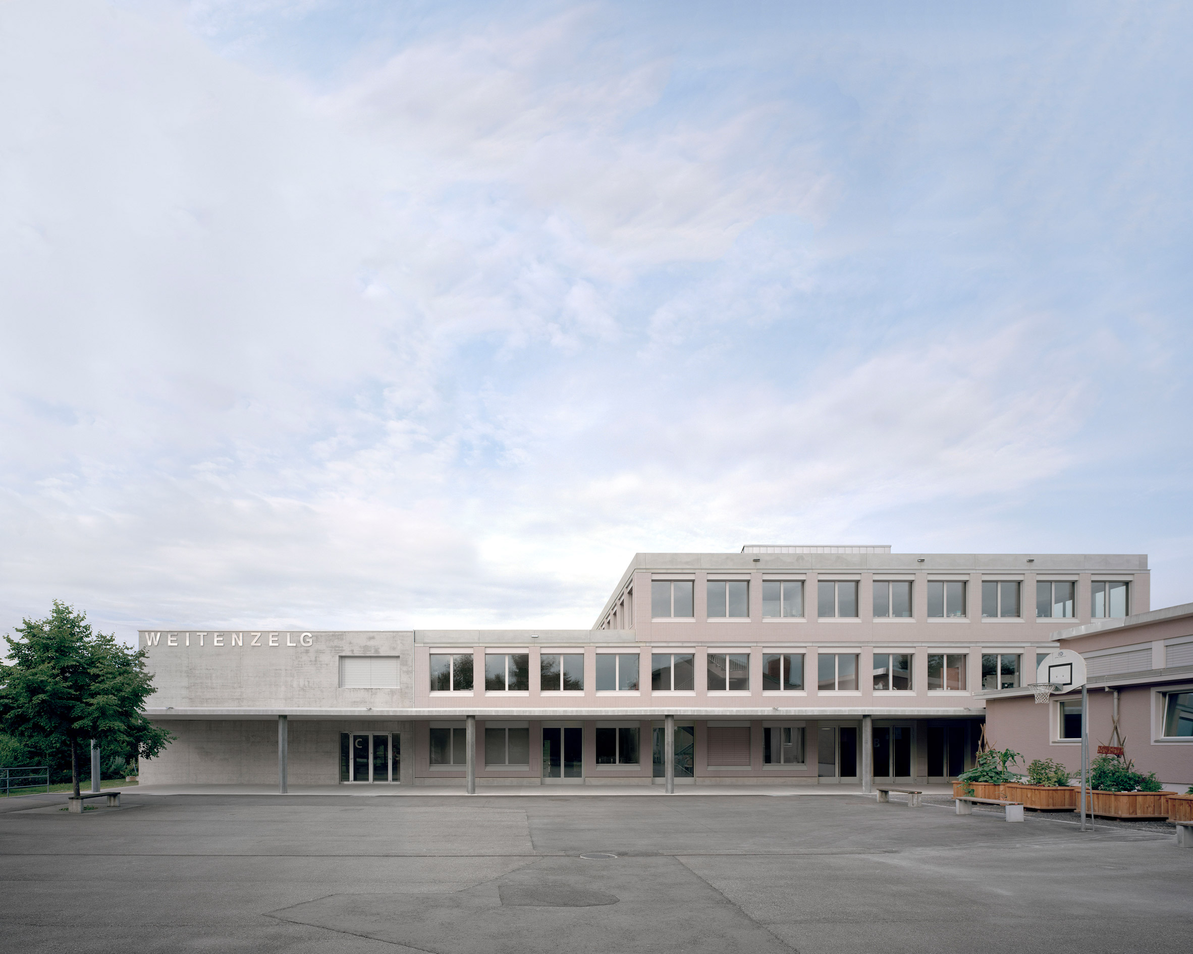 Secondary School Romanshorn by Bak Gordon Arquitectos