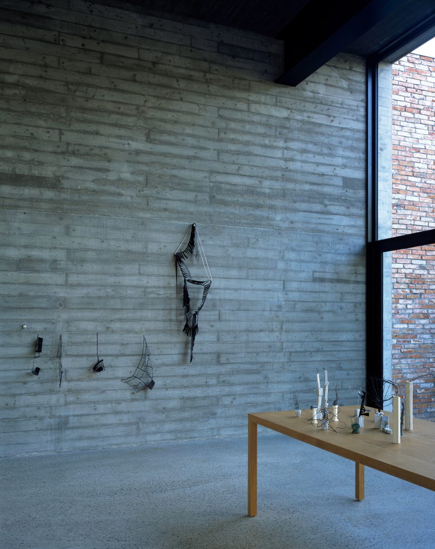 Atelier Monika Sosnowska by Architecture Club concrete wall
