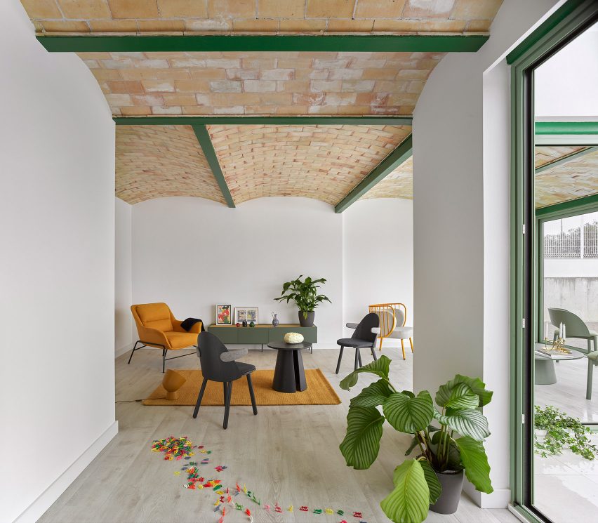 Brick Vault House by Space Popular in Spain