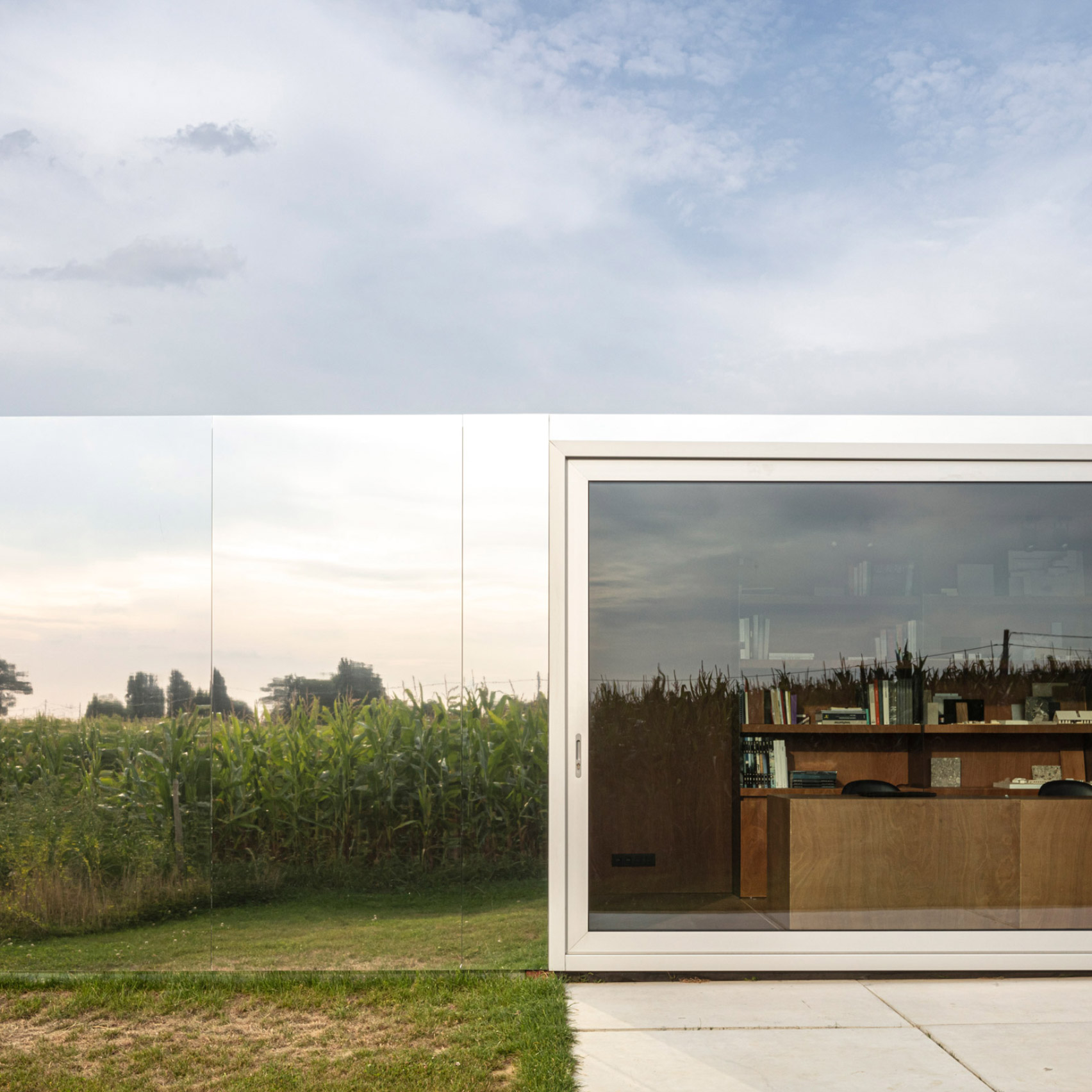 The mirrored facade of a studio in Belgium