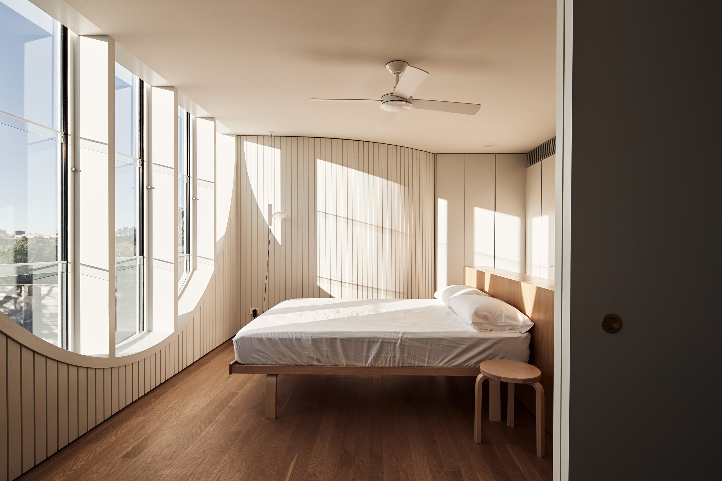 Glebe House by Chenchow Little Architects bedroom