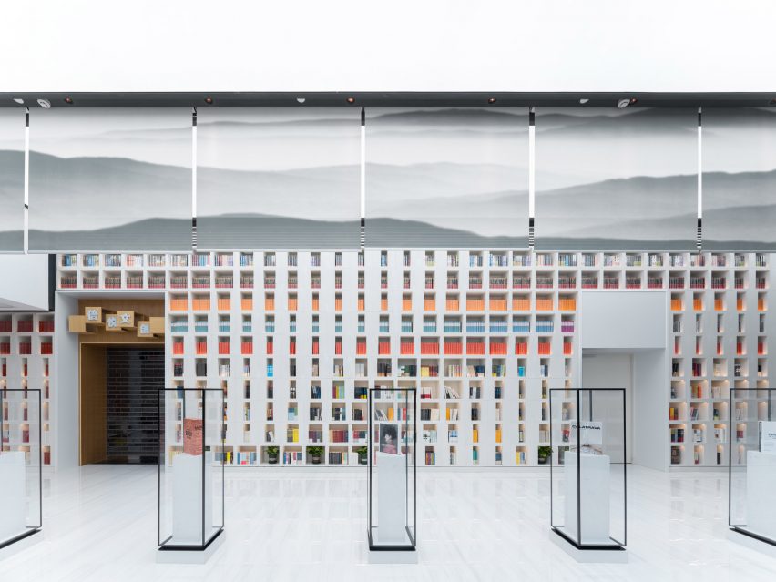 Hubei Foreign Language Bookstore by Wutopia Lab