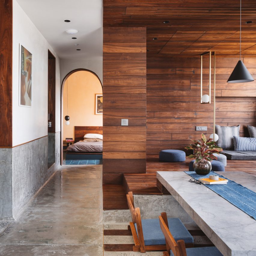 S?ransh combines concrete, blue tiles and teak inside India's MD Apartment