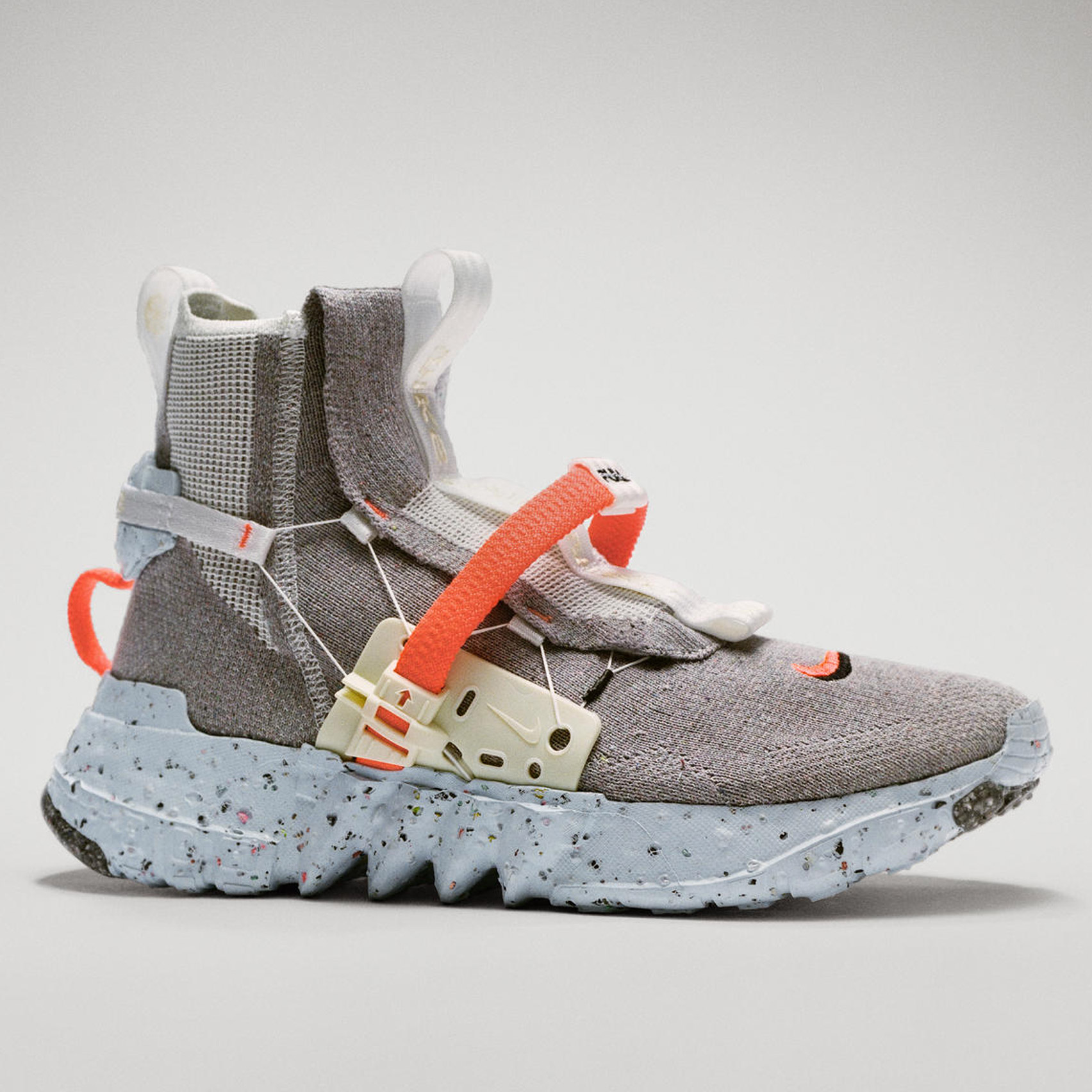 ondersteboven Ik was verrast Nachtvlek Nike releases Space Hippie footwear made from recycled factory waste