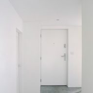 Over The Edge minimalist house by Jonathan Burlow hallway