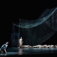 Studio Drift menciptakan patung Ego yang berubah secara dramatis untuk opera Belanda L'Orfeo