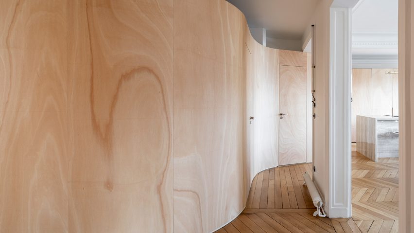 Wood Ribbon apartment by Toledano + Architects
