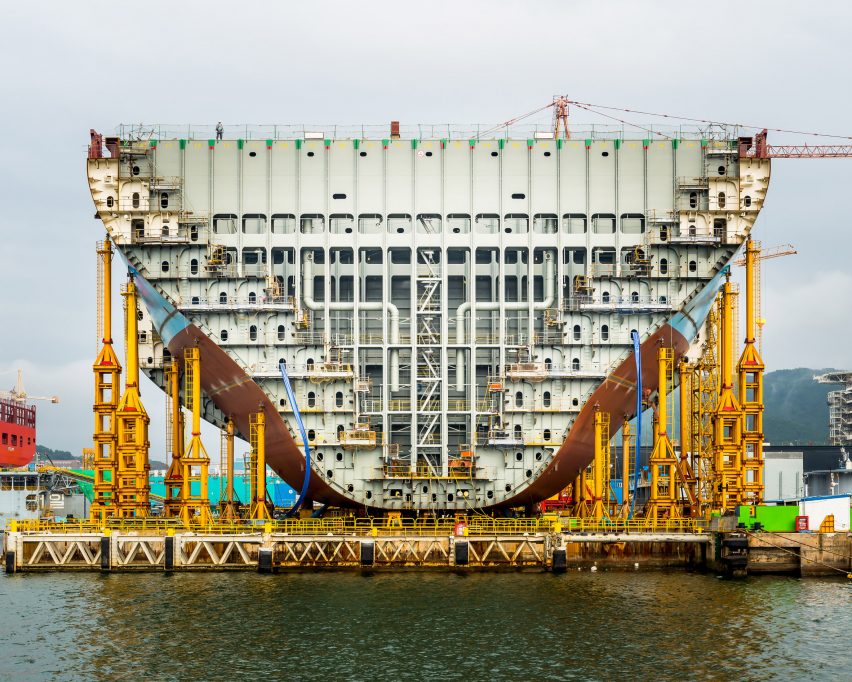 Alastair Philip Wiper, Maersk Triple E container ship under construction, Daewoo Shipbuilding & Marine Engineering (DSME), South Korea