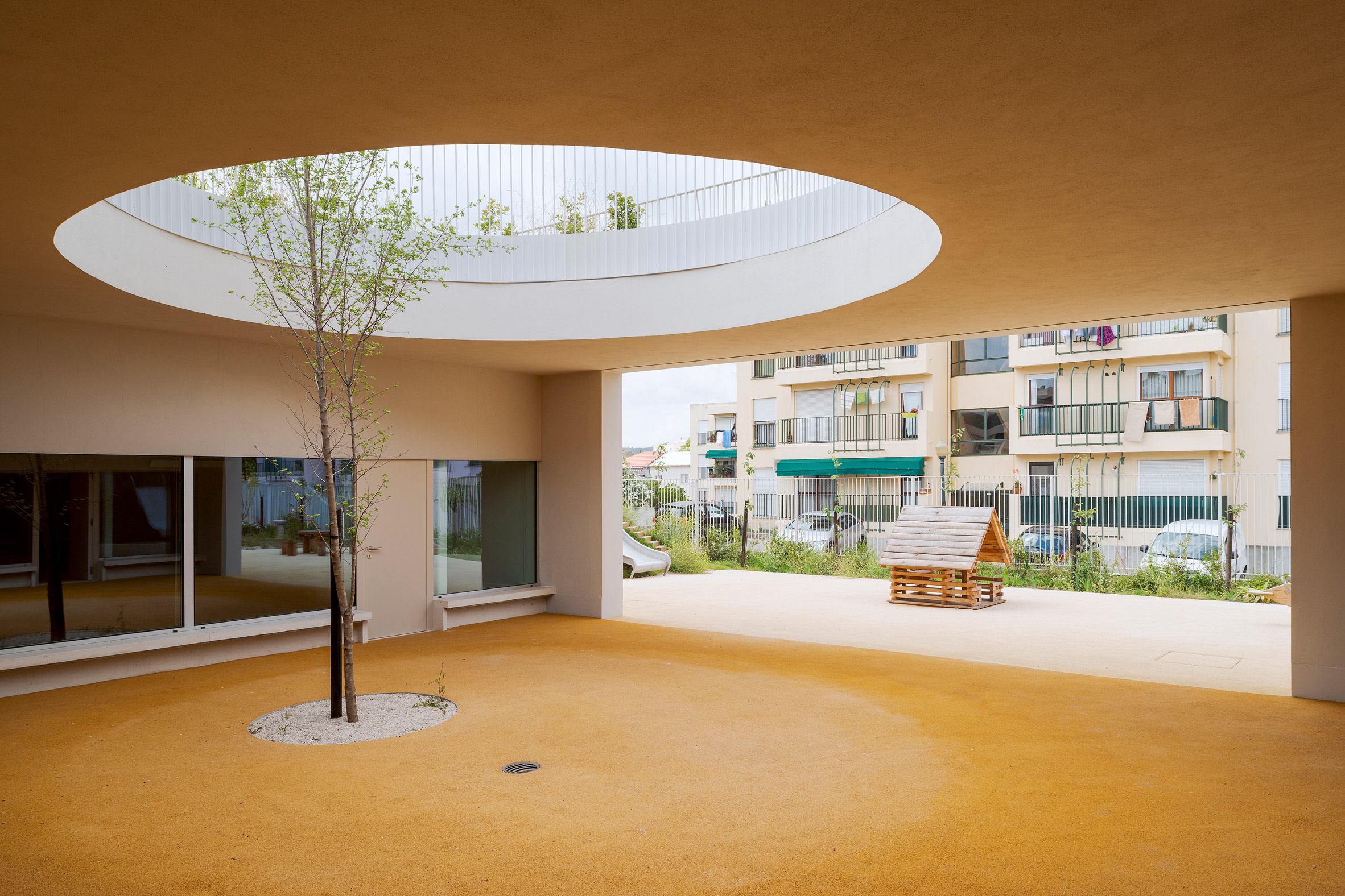 Site Specific Arquitectura added an extension to a 1950s school in Caselas, Lisbon