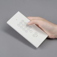 Envelope paper sleeves turn smartphones into analog devices