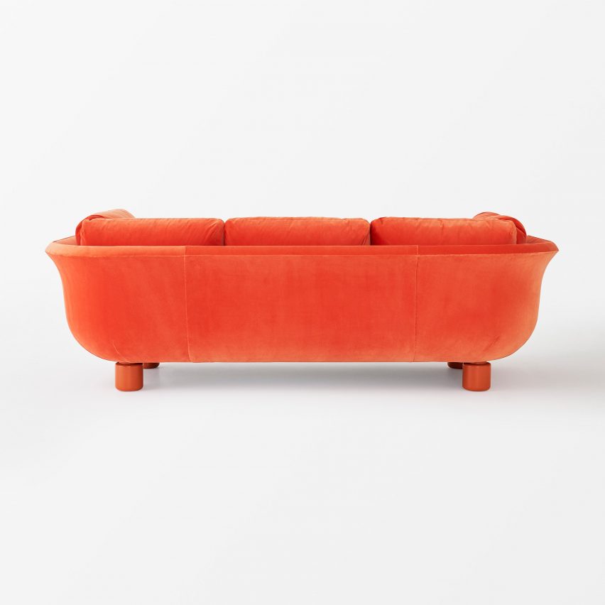 Famna Sofa By Taf Supports The Sitter, Roll Top Bath Sofa