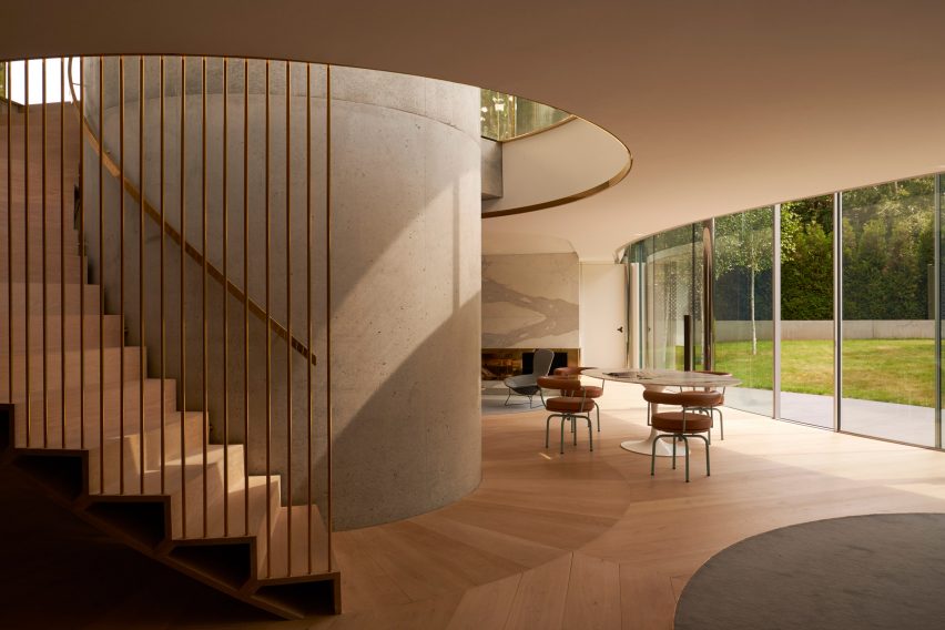 House in Coombe Park by Eldridge London staircase