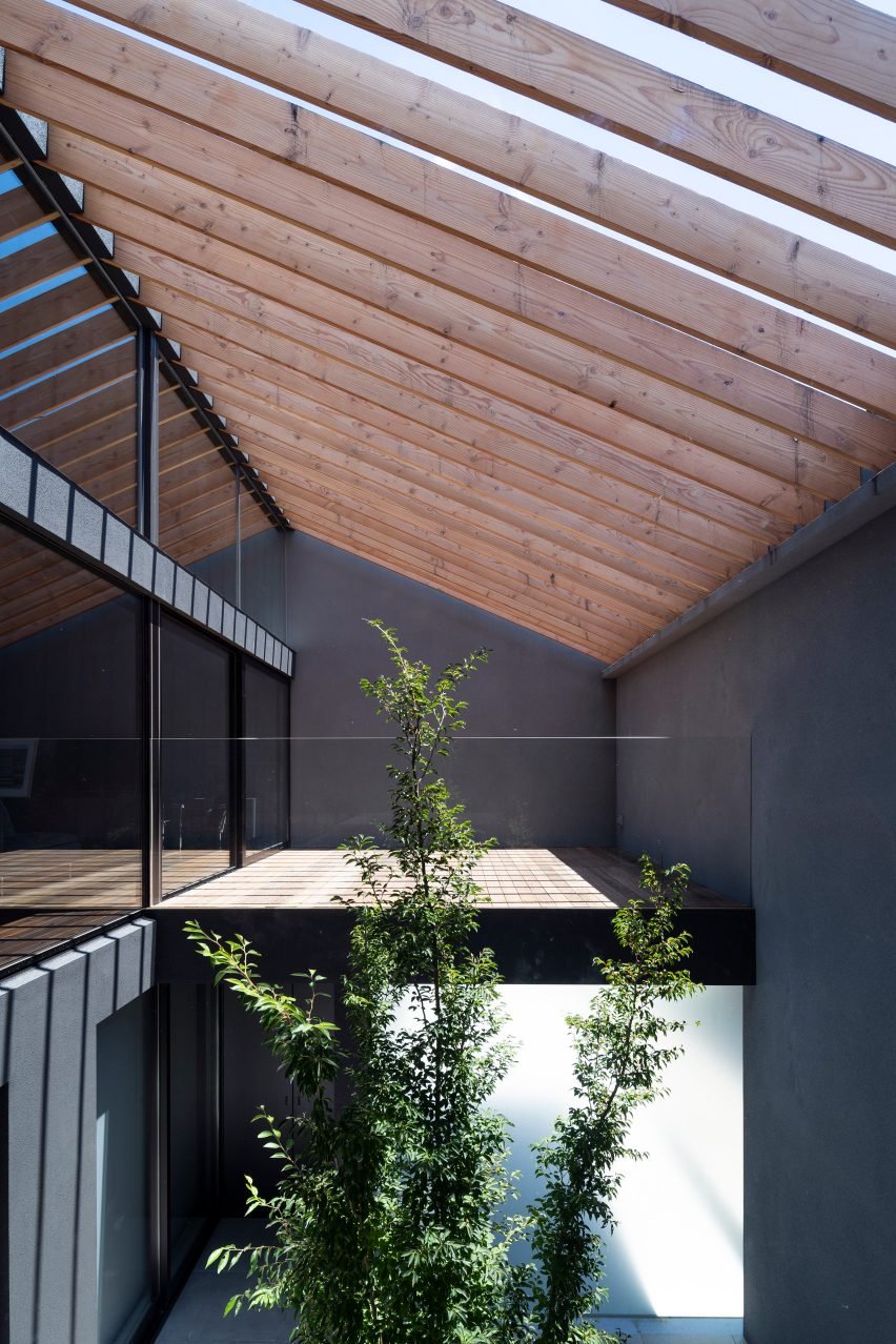Leaf by Apollo Architects & Associates