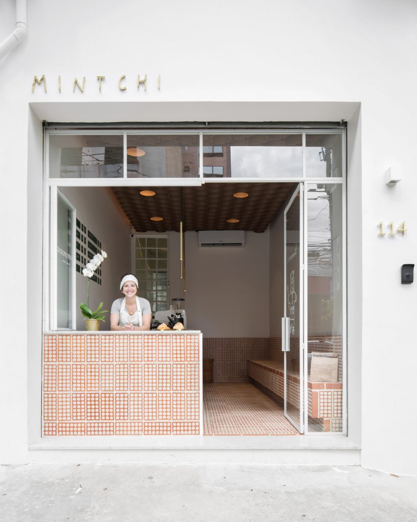 Mintchi Croissant by Dezembro Arquitetos