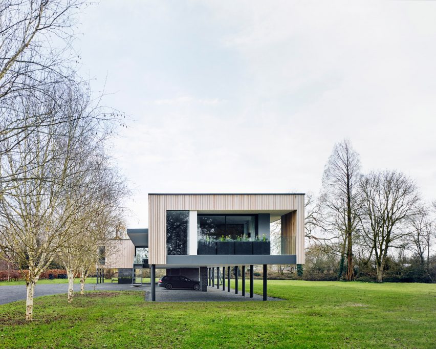 Narula House by John Pardey Architects