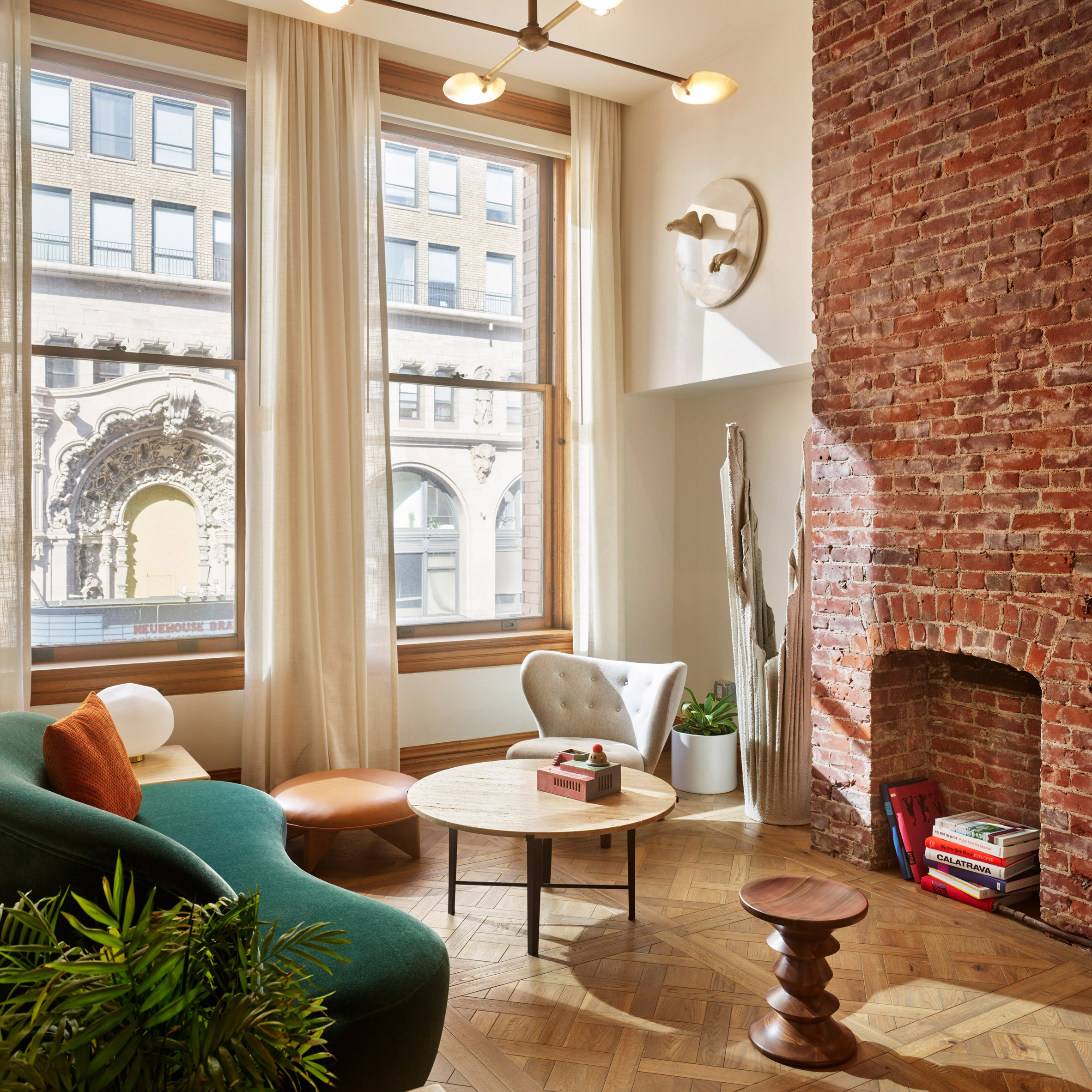 Neuehouse Opens Los Angeles Co Working Space Inside Historic Building