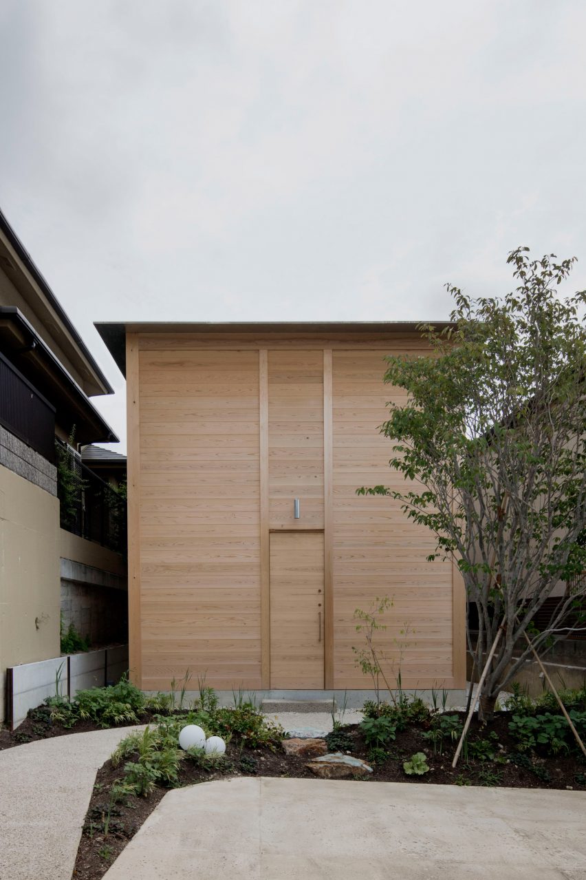 Ogimachi House by Tomoaki Uno Architects