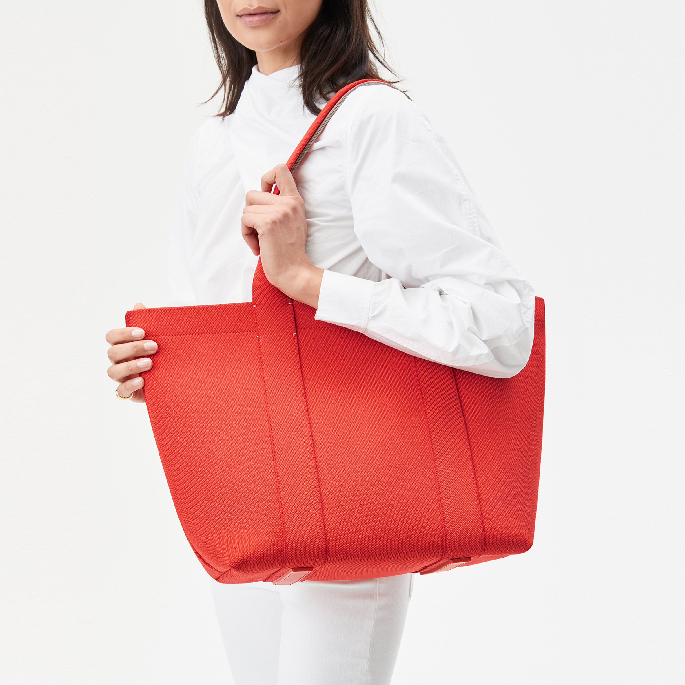 This New Fully Recycled Vegan Leather Handbag Is Made From 11 Plastic  Bottles | VegNews