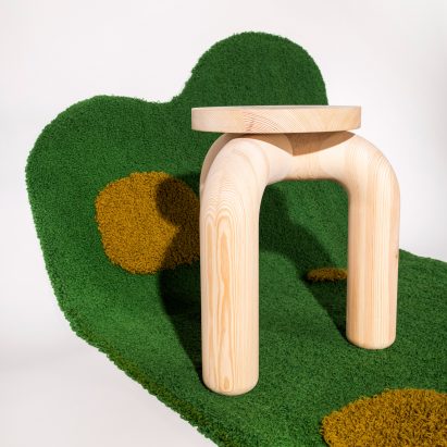 Sløyd工作室的Furuhelvete重新设计了“过时的”松木家具