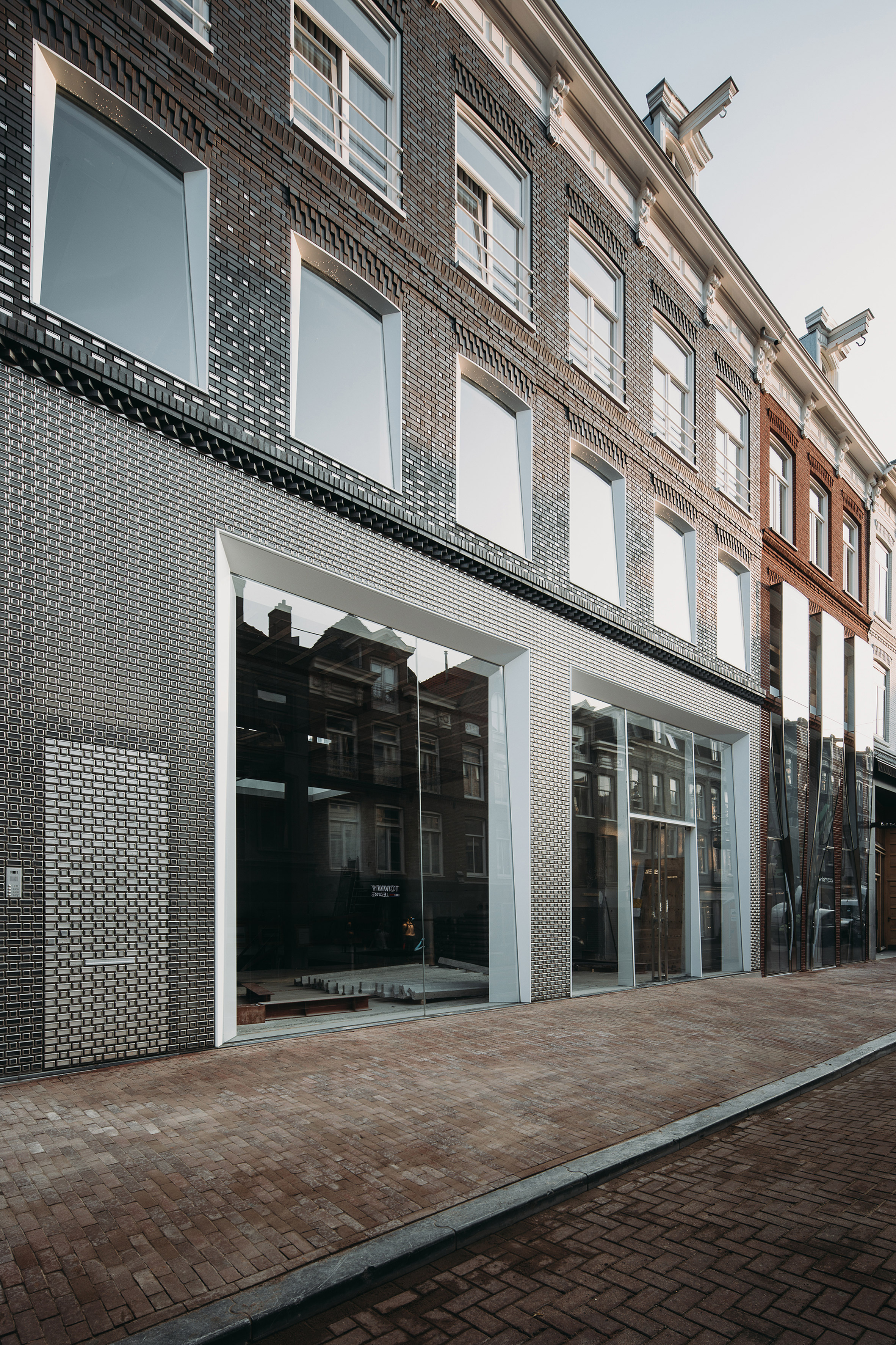 UNStudio creates pixelated facade for Louis Vuitton store on PC Hooftstraat