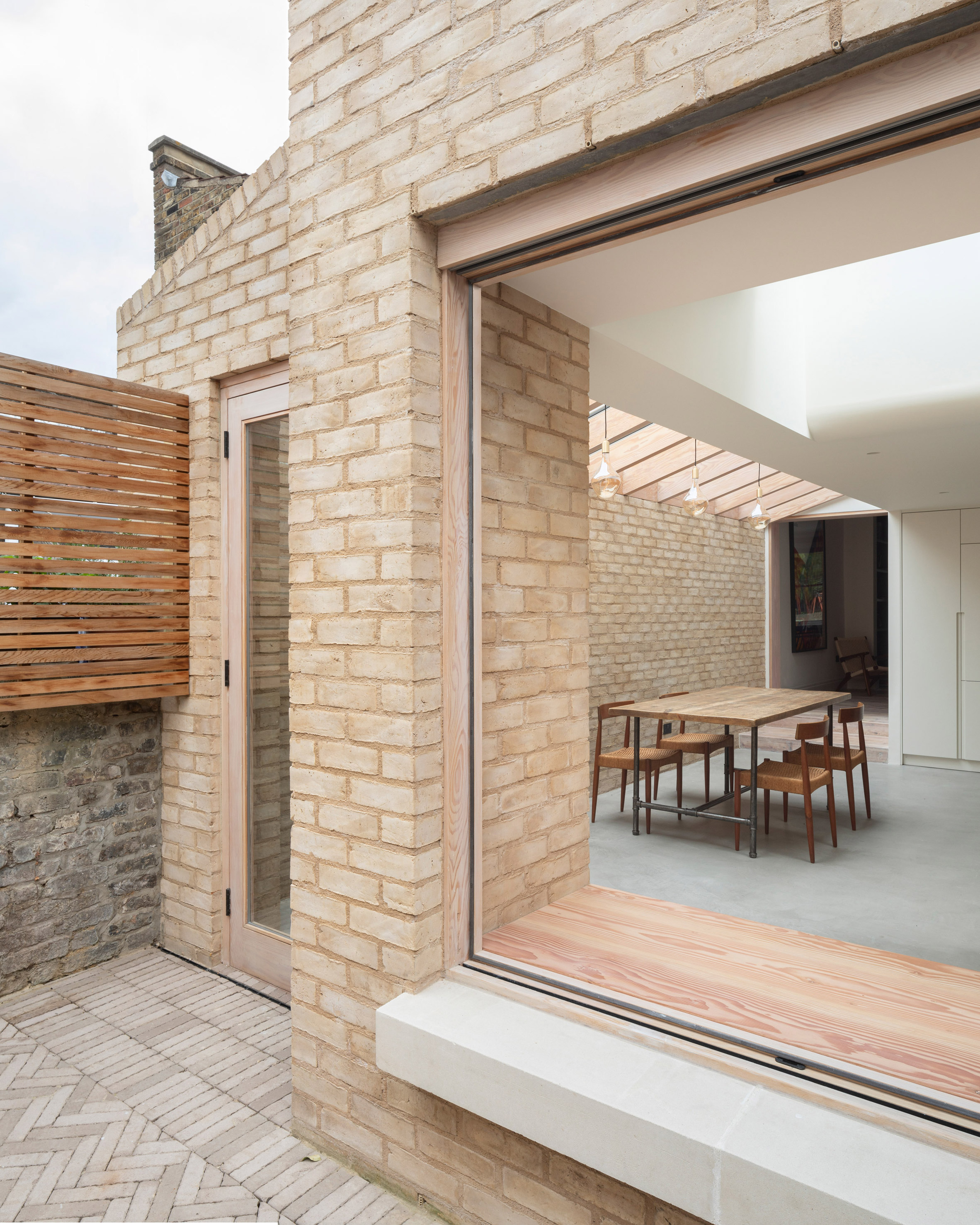 Vestry Road house extension by Oliver Leech Architects window