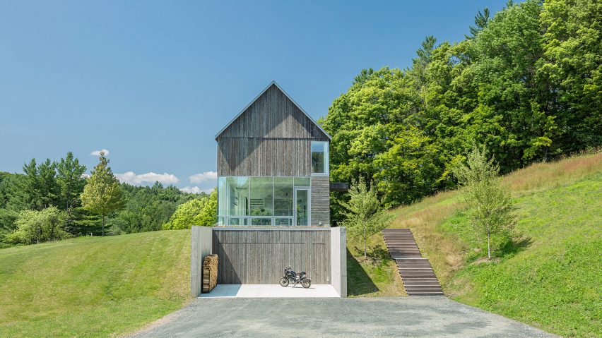 Birdseye Design Integrates Bank Barn House Into Vermont Hillside