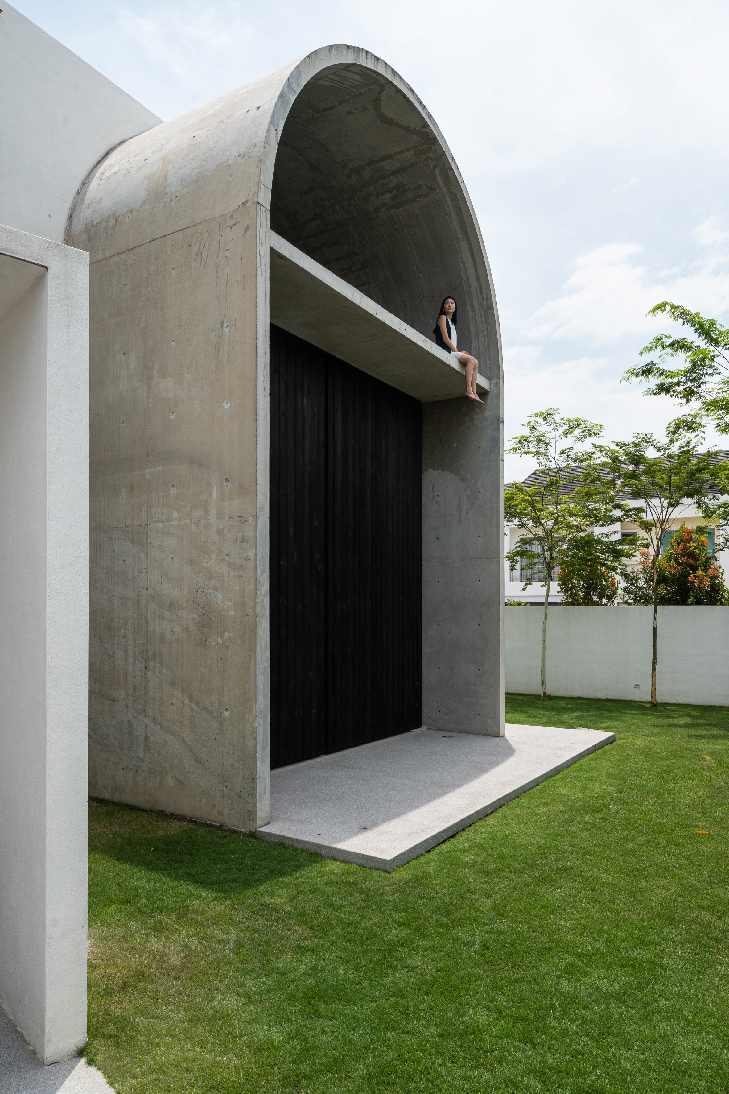 Bewboc House by Fabian Tan barrels-vaulted extension