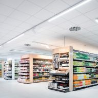 Consum supermarket in Benicàssim by Culdesac