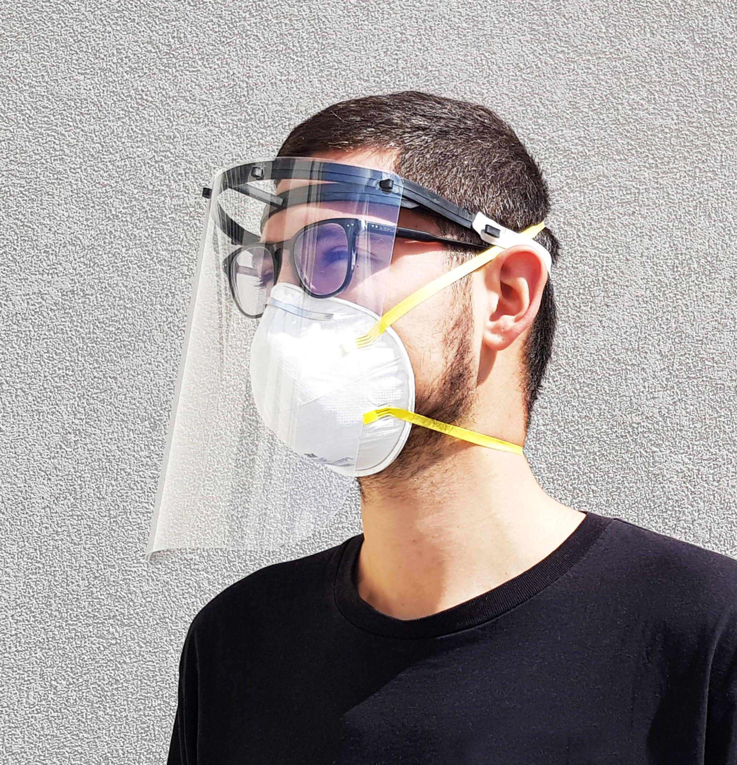 brandwond bladzijde Meditatief Recycled plastic turned into face shields for coronavirus pandemic