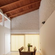 Casa Borrero linear house by Studio Wet 