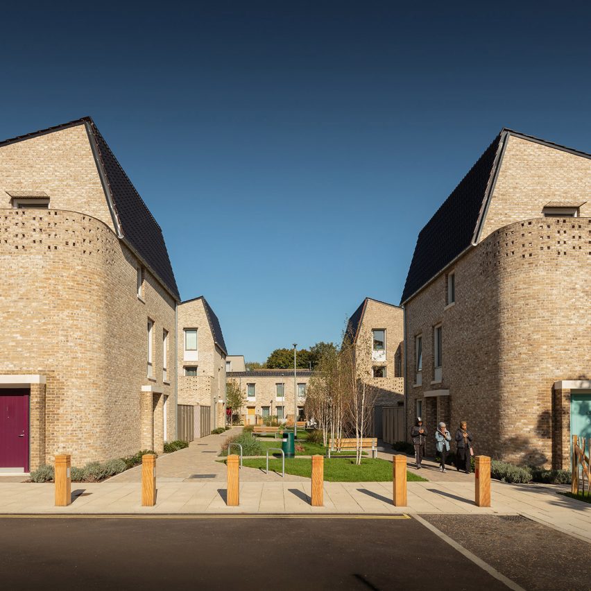 360-degree interactive tour by Rod Edwards of the Stirling Prize-winning Goldsmith Street housing by Mikhail Riches