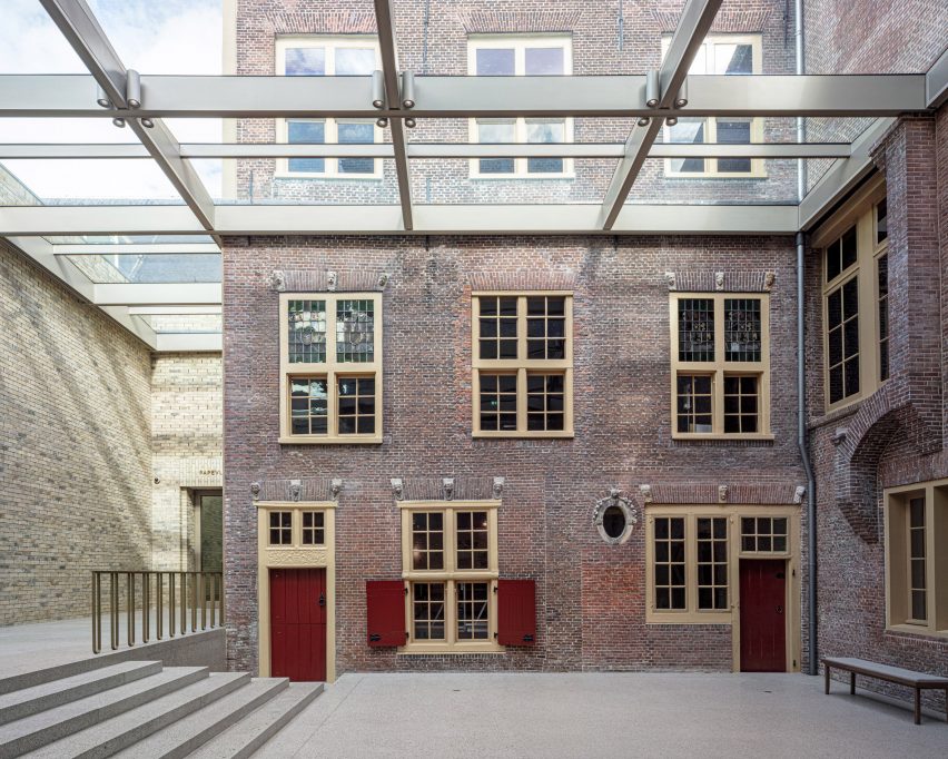 Museum de Lakenhal by Happel Cornelisse Verhoeven and Julian Harrap Architects