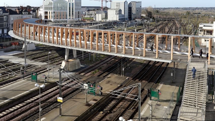 Footbridge in Angers by Dietmar Feichtinger Architectes