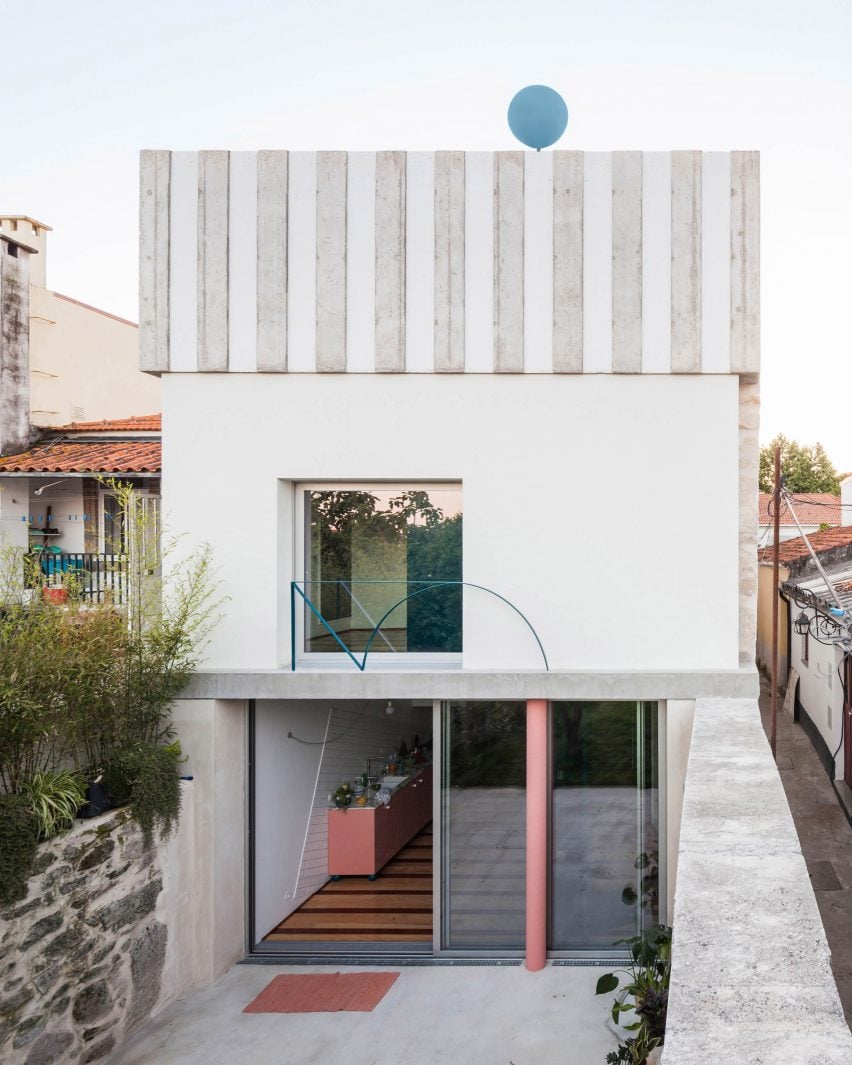 House in Fontaínhas by Fala Atelier