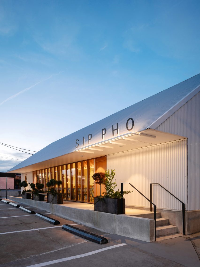 Sip Pho by Magic Architecture