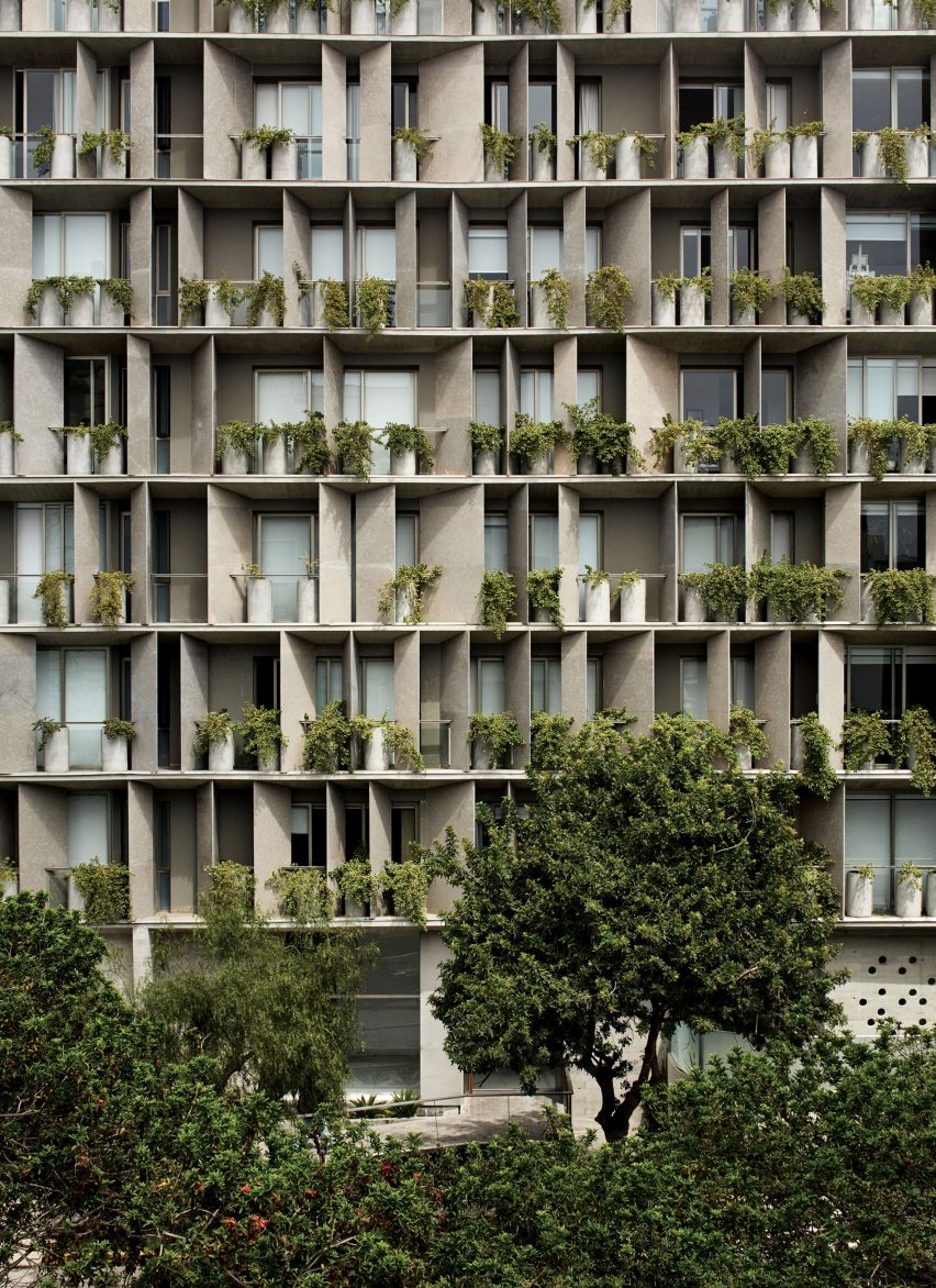UN apartments by Barclay & Crousse