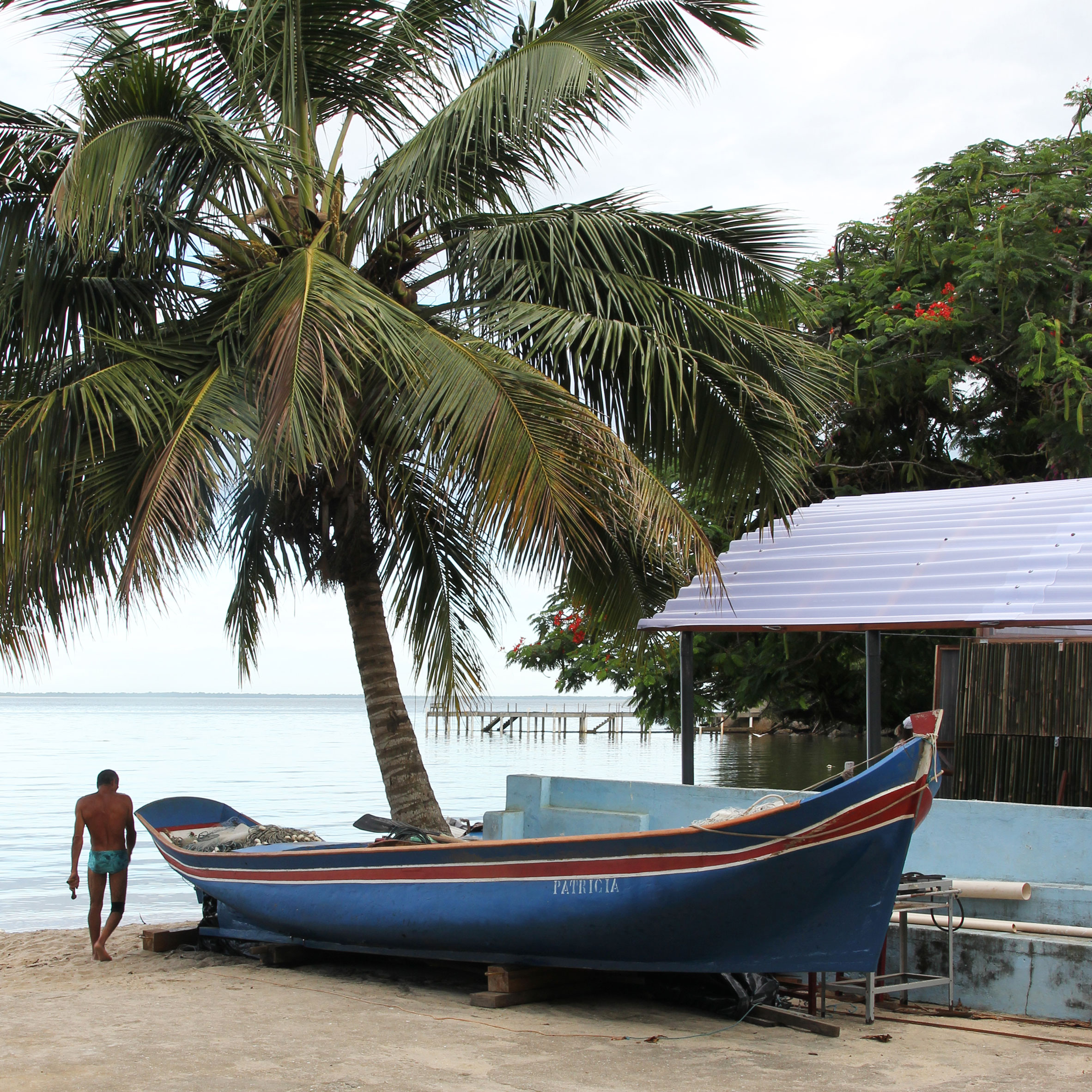 Beach Kiosk and Boat Refuge by Estudio Flume
