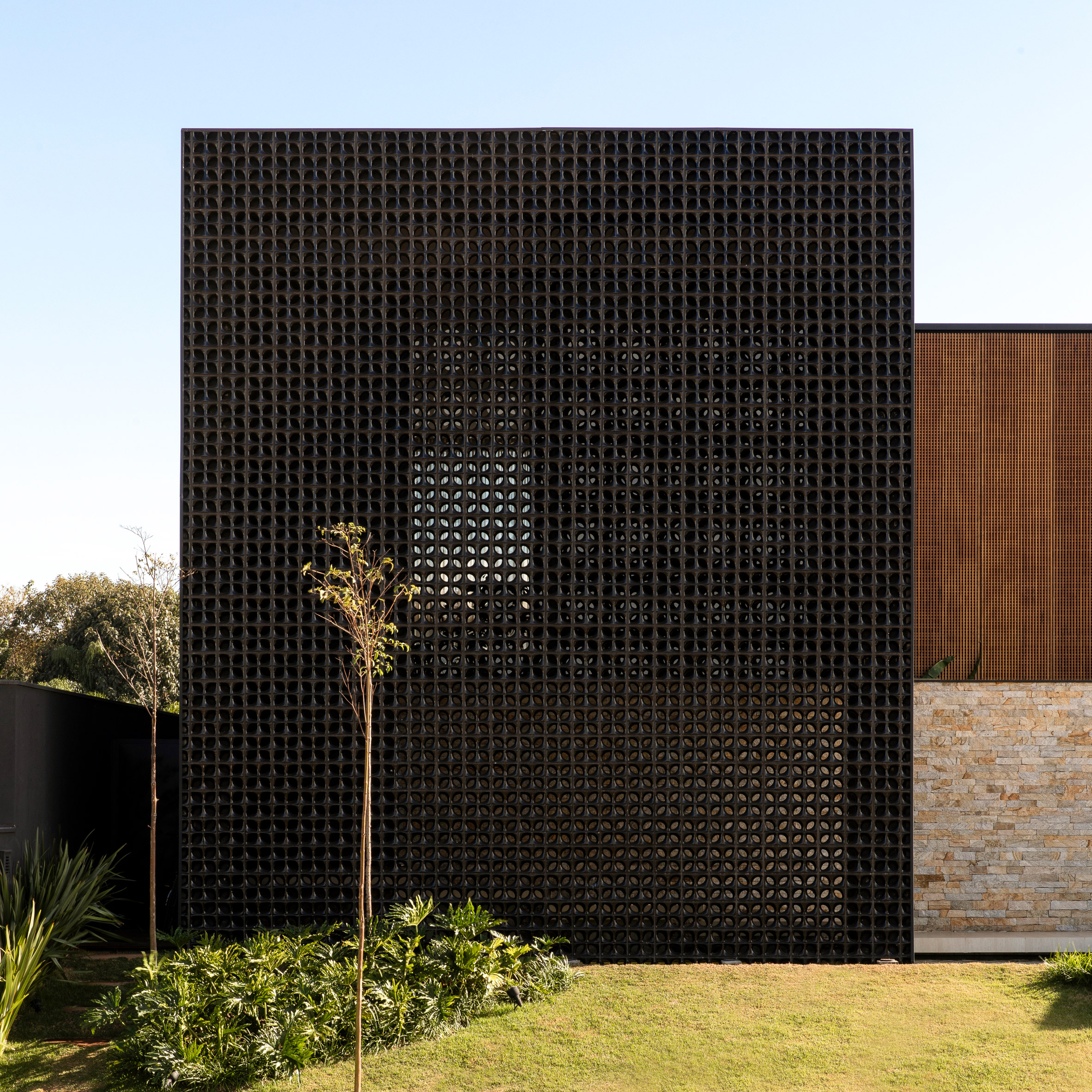 House of Cobogos by MF+ Arquitetos