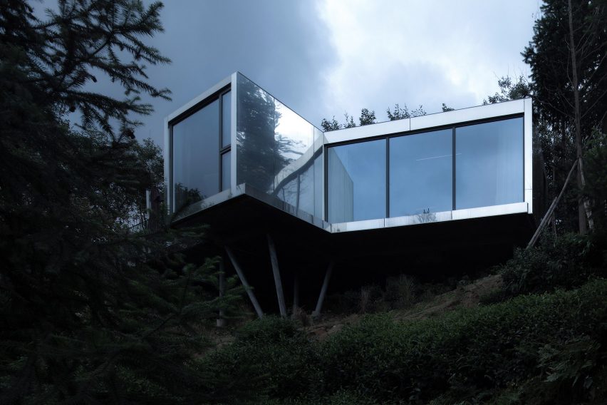 Mirrored cabins designed by Interior views of a cabin by Wiki World and Advanced Architecture Lab in China