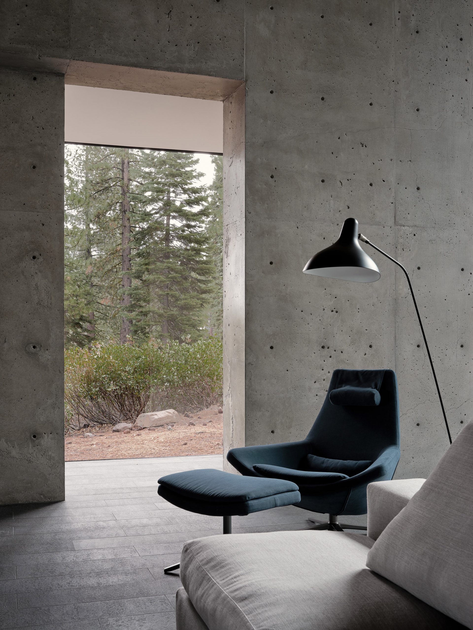 Seating area in Lookout House by Faulkner Architects