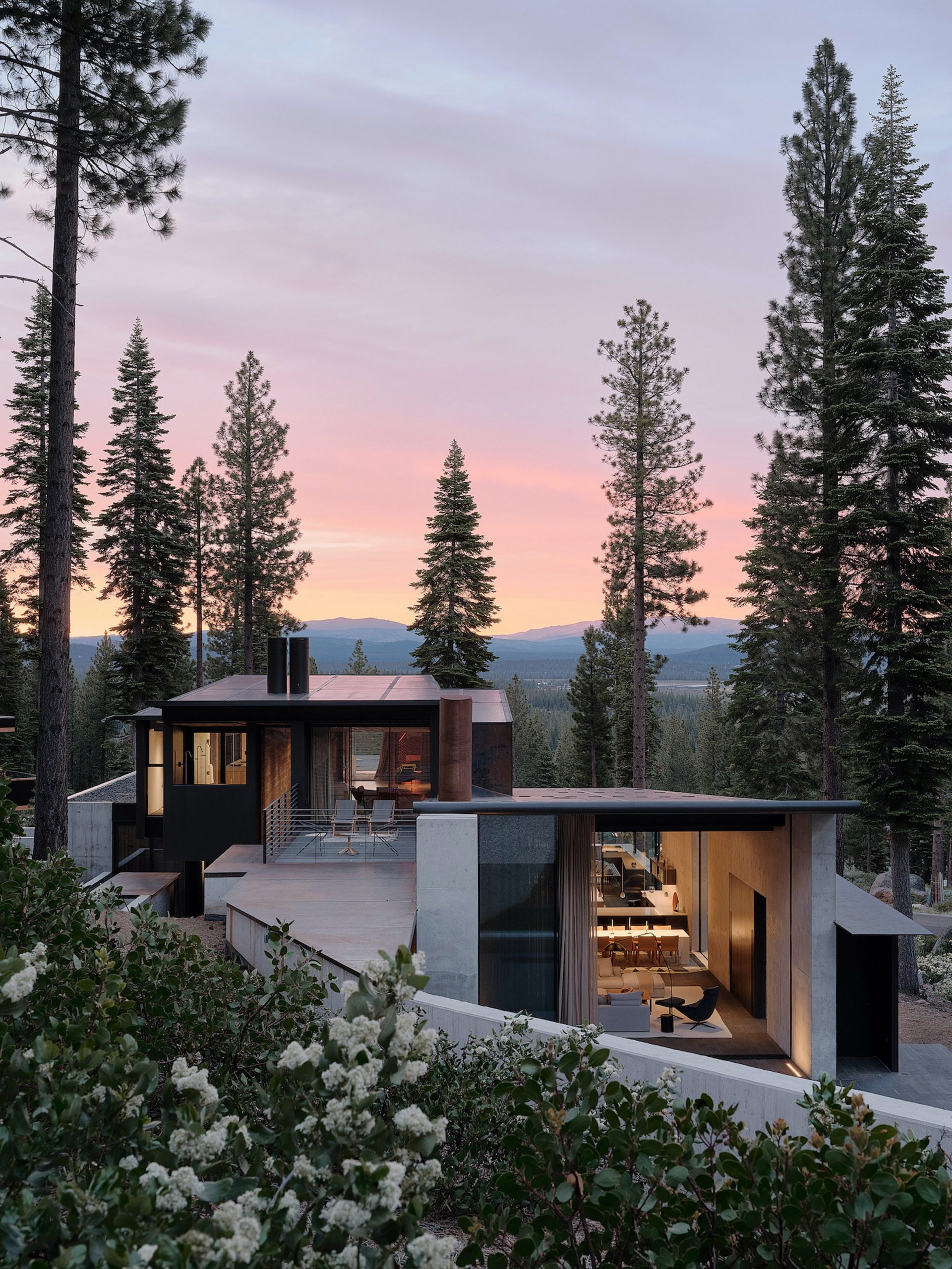 Exterior of Lookout House by Faulkner Architects