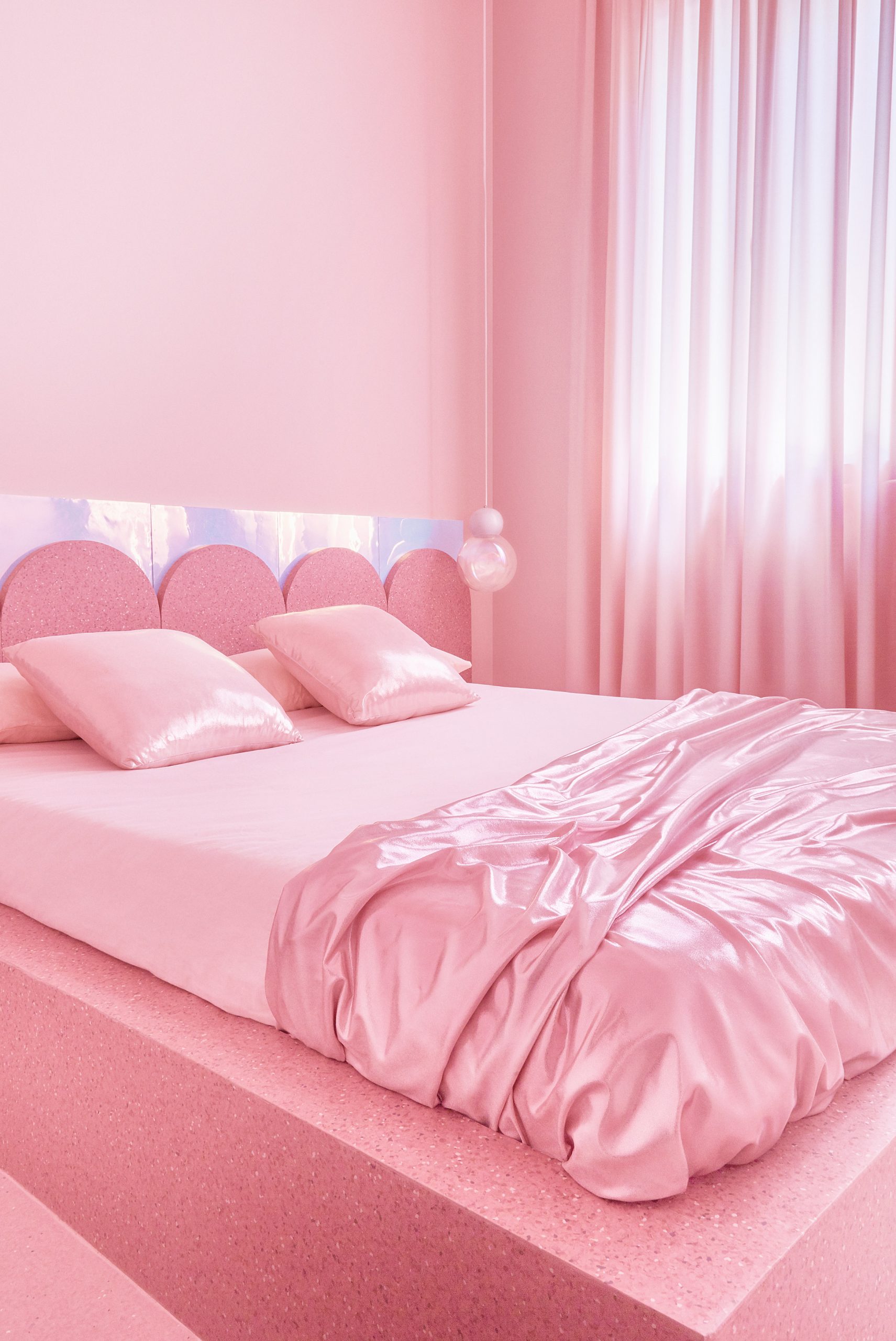 Bedrooms of Minimal Fantasy, a pink apartment in Madrid