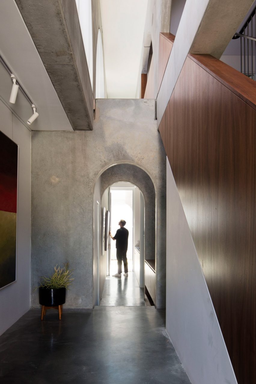 North Perth House by Nic Brunsdon features arched concrete panels