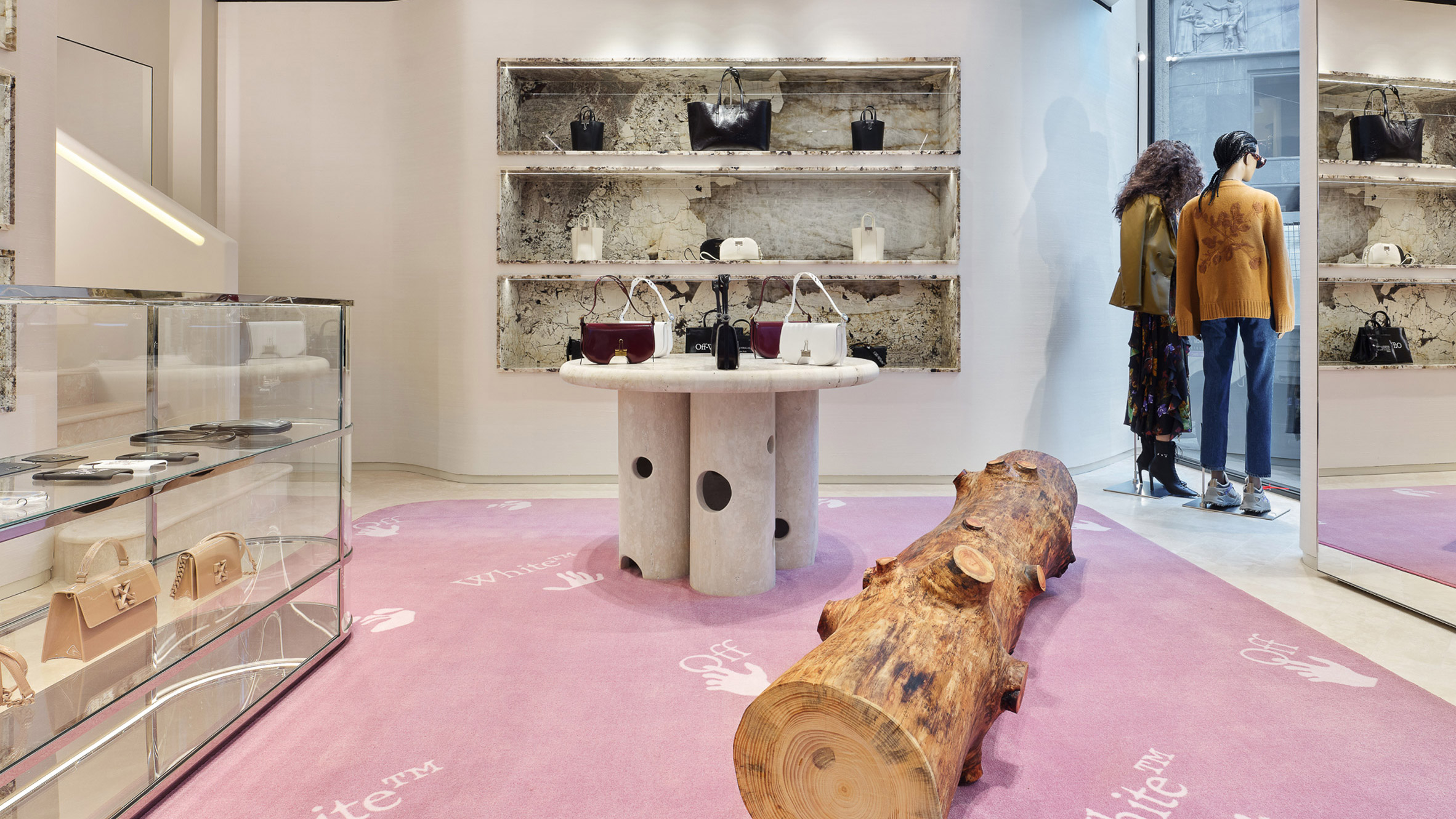 Udstråle forudsigelse Kriminel Patagonia granite and wooden logs decorate Off-White Milan store