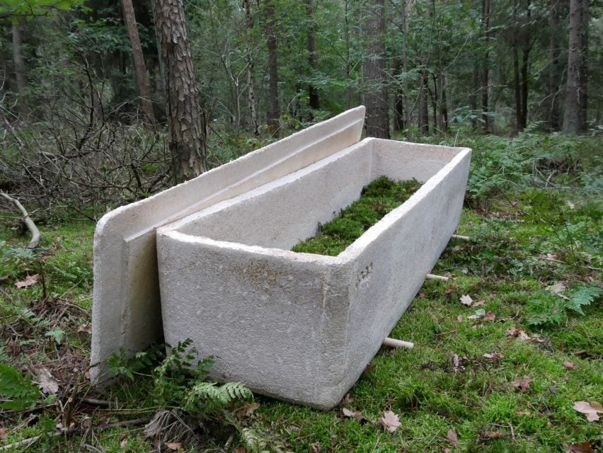 Bob Hendrikx designs Living Cocoon coffin from mushroom mycelium