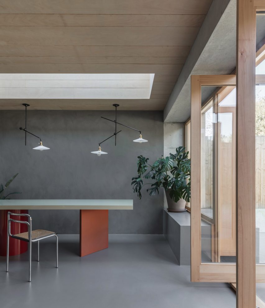 Skylight above dining table in Untiled House extension by Szczepaniak Astridge in London